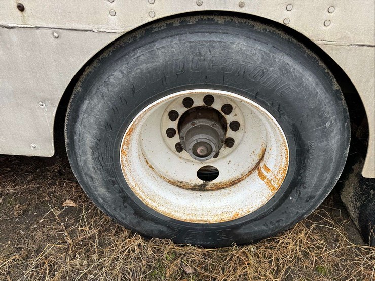 manac-enclosed-tender-trailer-with-2550-gal-tank---35'-long-x-8'-wide-x-8.5'-tall-image-14