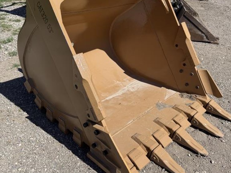 caterpillar-320-image-1