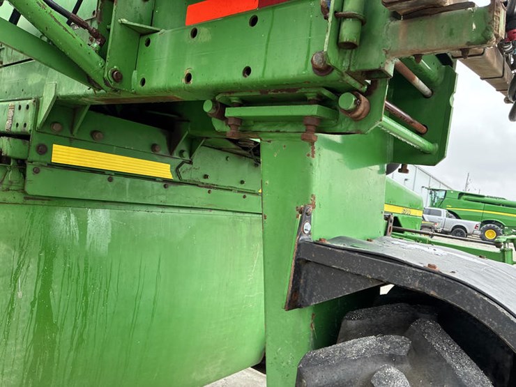 2000-john-deere-6700-image-49