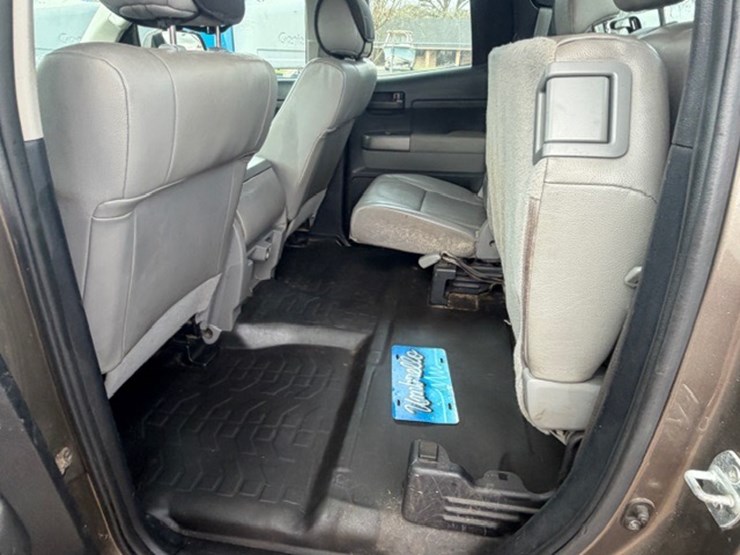 2010-toyota-tundra-image-25