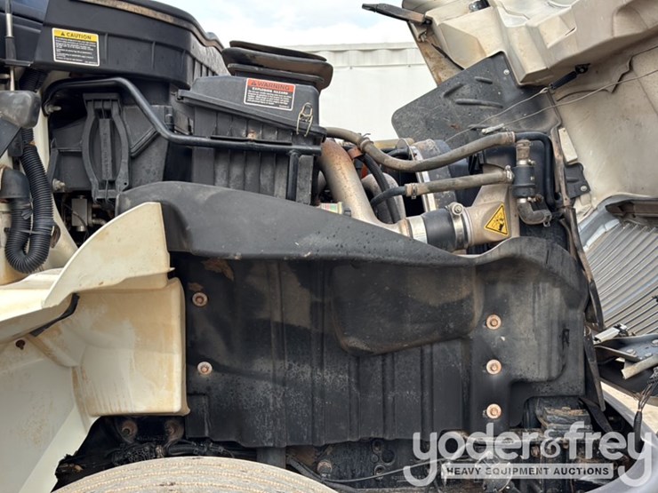 2015-international-4400-image-43