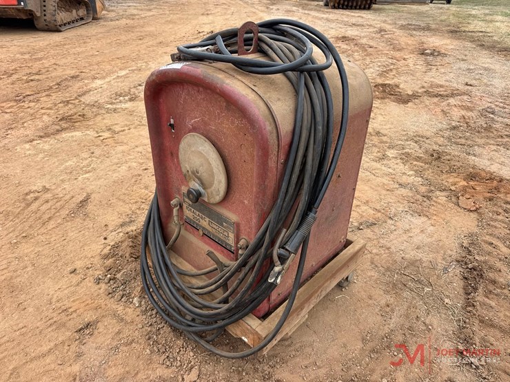 lincoln-idealarc-250-electric-welder-image-4