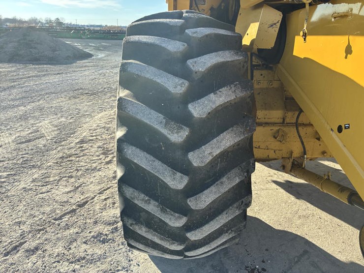 new-holland-tr89-image-37