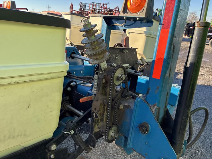 2009-kinze-3000-image-47