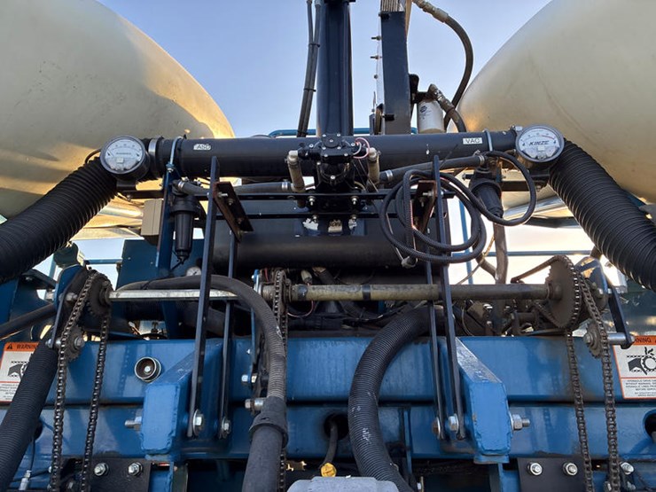 2010-kinze-3660-image-75