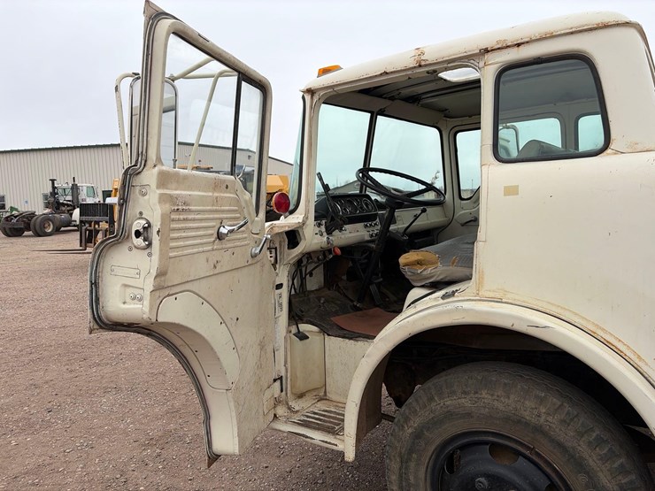 1979-ford-c600-image-13