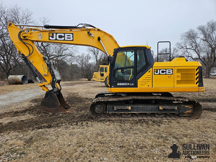 2018-jcb-220x-lc-image-8