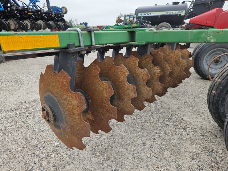 2019-frontier-dh1512-image-5