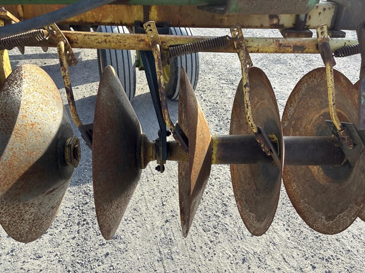 john-deere-220-image-19