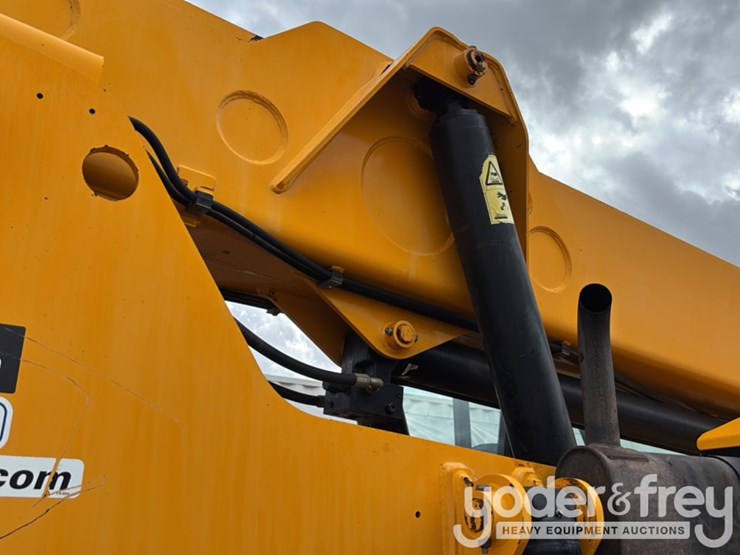2017-jcb-509-42-image-20