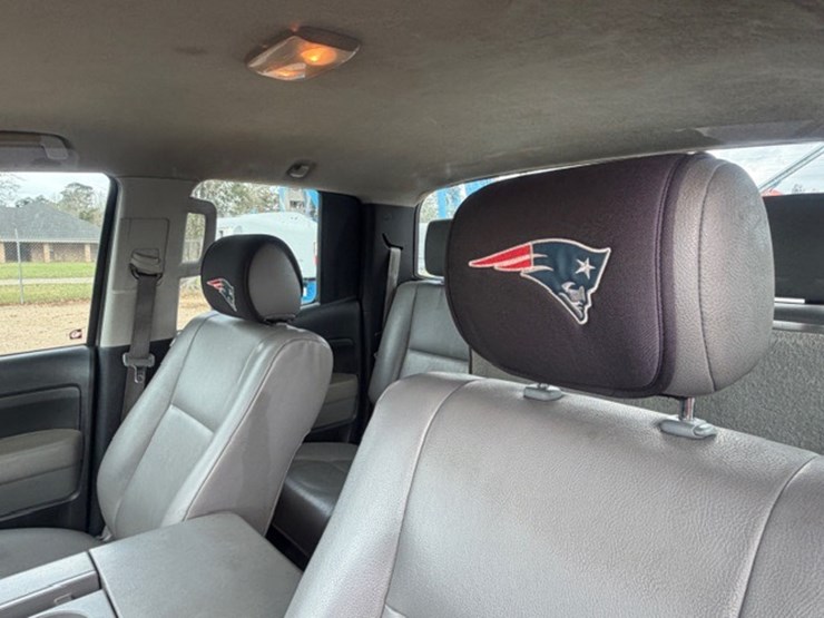 2010-toyota-tundra-image-35