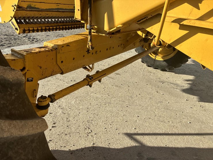 new-holland-tr89-image-51