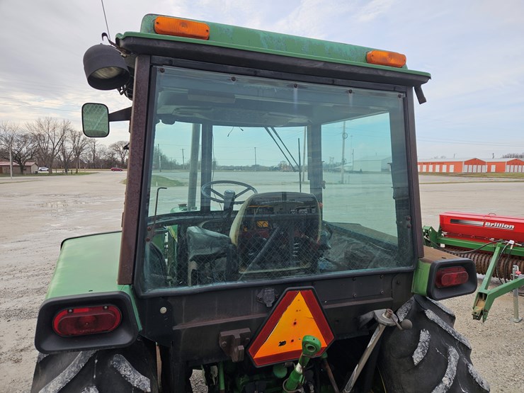 1983-john-deere-2350-image-13