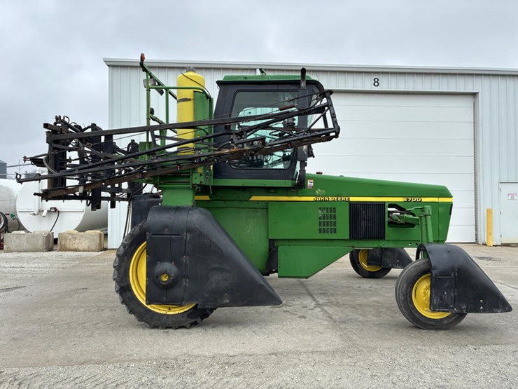 2000-john-deere-6700-image-3