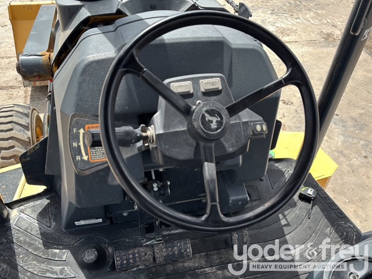 2020-deere-310l-image-48