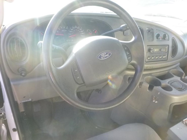 2006-ford-e250-image-10