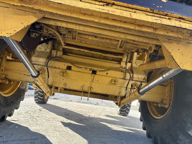 new-holland-tr89-image-31