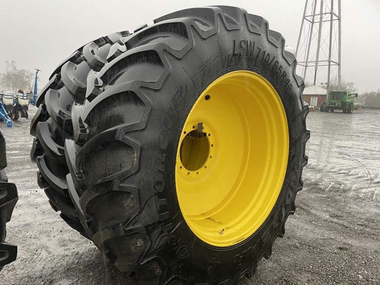 #5341-•-set-of-gy-optitorque-floater-tires-lsw710/65r46-image-9