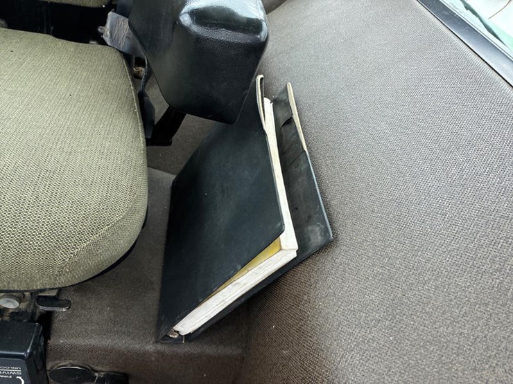 1992-john-deere-4560-image-69