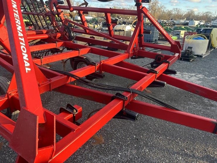 case-ih-4600-image-32