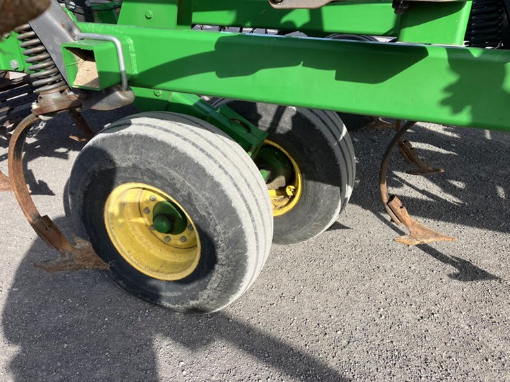 john-deere-2210-image-17