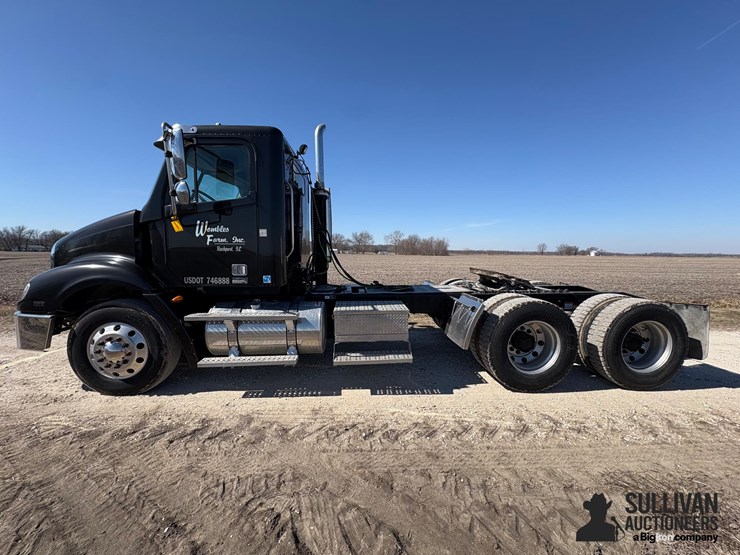 2006-freightliner-columbia-112-t/a-day-cab-truck-tractor-image-8
