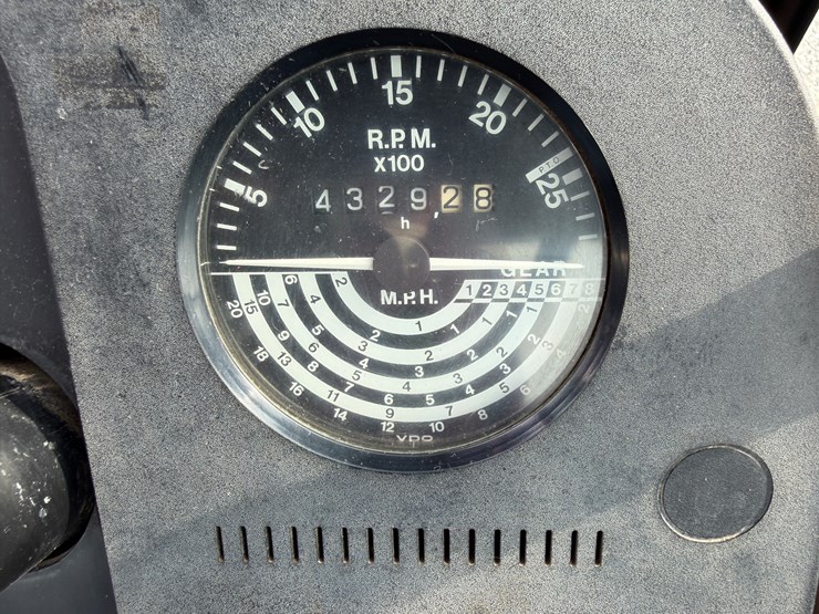 john-deere-2950-image-16