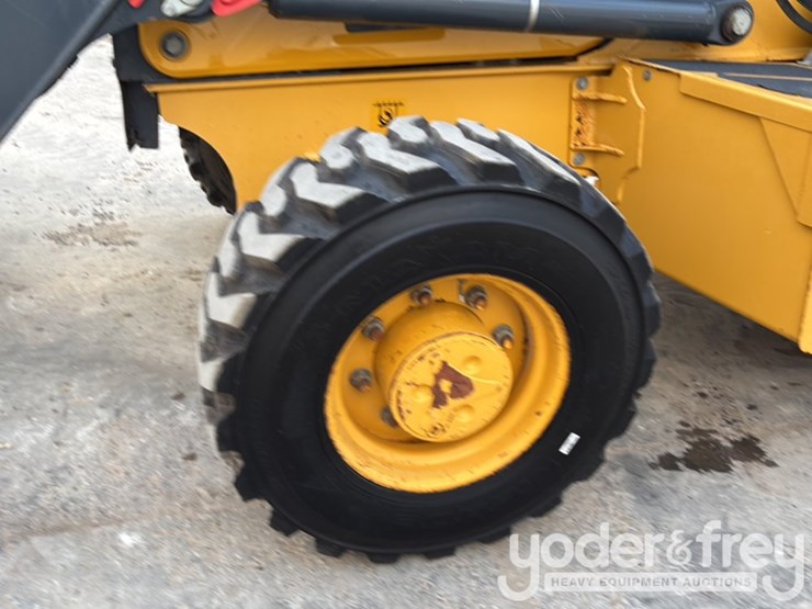 2019-deere-310l-image-10
