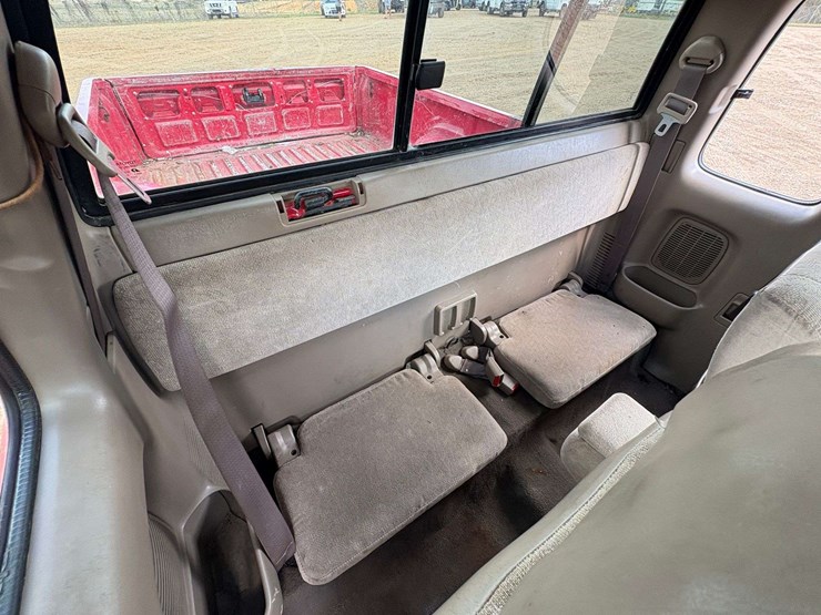 2002-toyota-tacoma-image-16