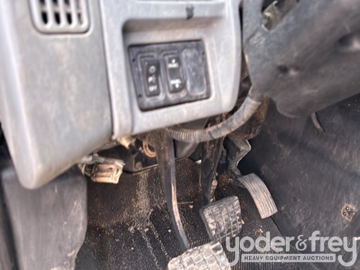 2007-international-7600-image-65