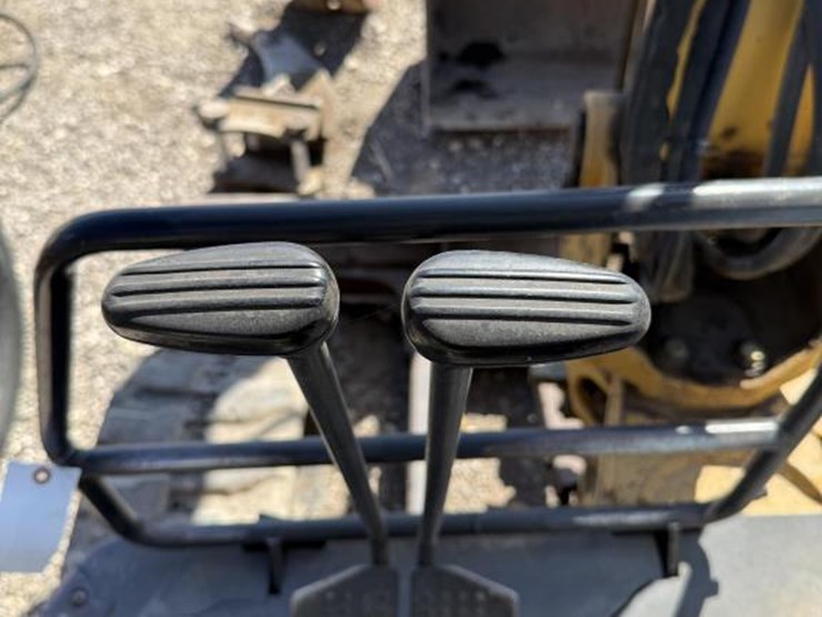 caterpillar-304c-cr-image-16