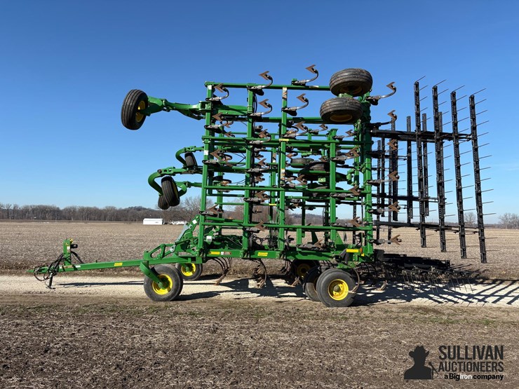 2013-john-deere-2210-image-8