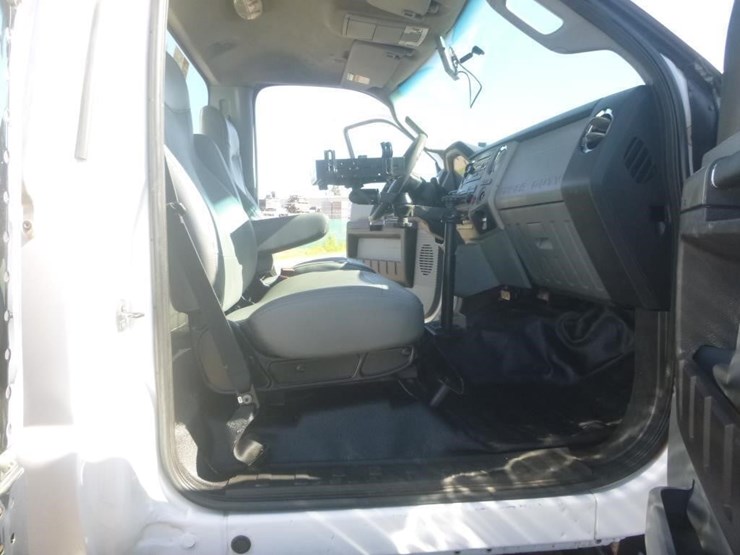 2017-ford-f750-image-25