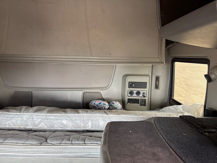 2011-international-prostar-image-19