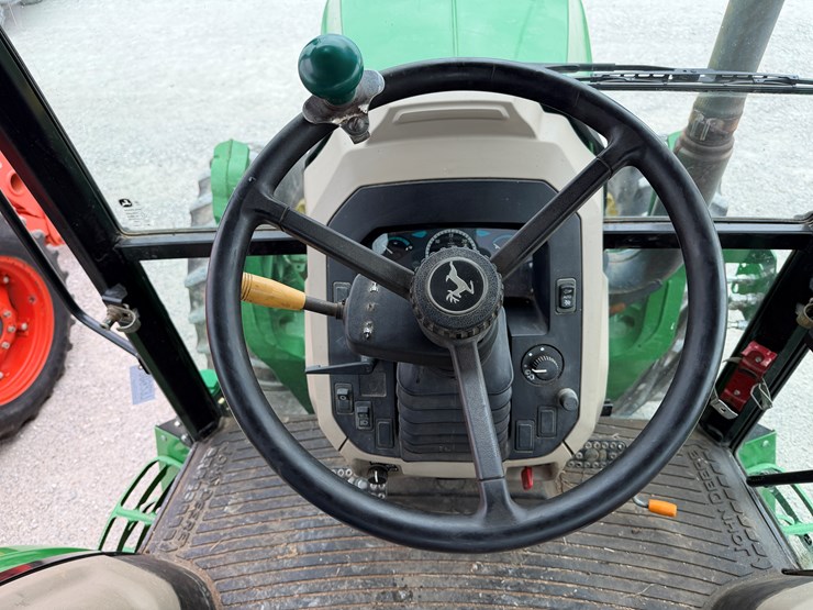 2014-john-deere-6115d-image-15