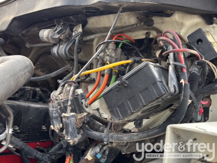 2007-international-7600-image-45