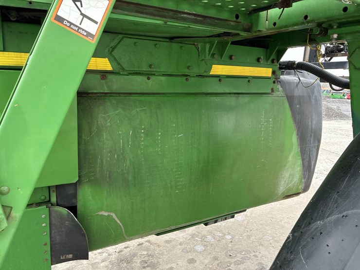 2000-john-deere-6700-image-33