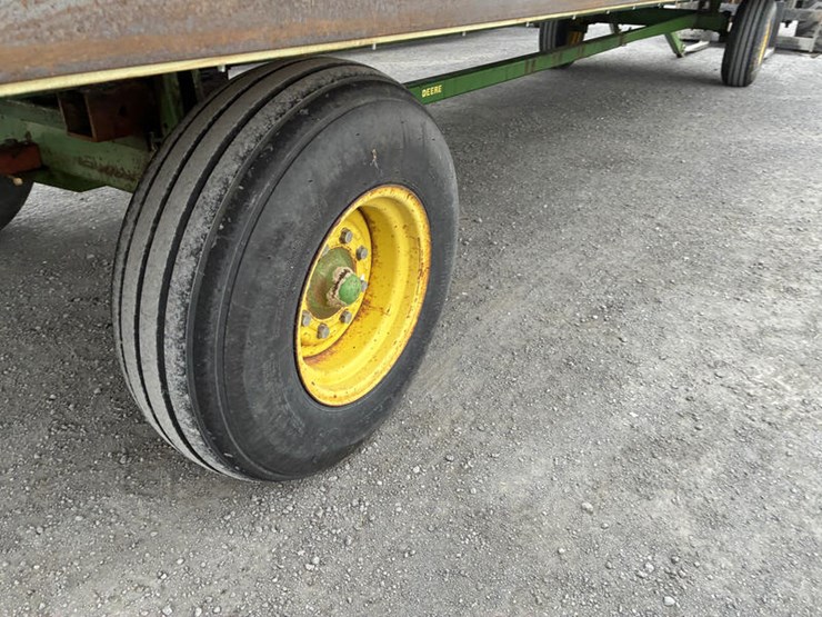 john-deere-1075-image-11