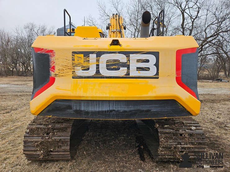2018-jcb-220x-lc-image-6