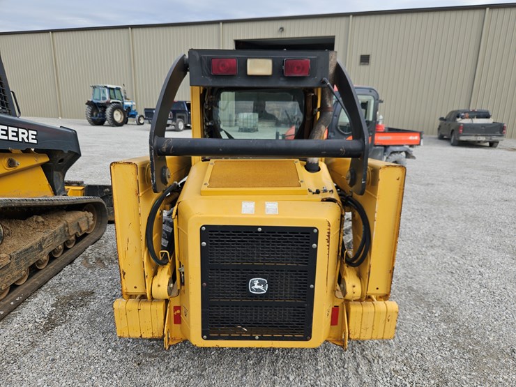 2006-john-deere-320-image-17