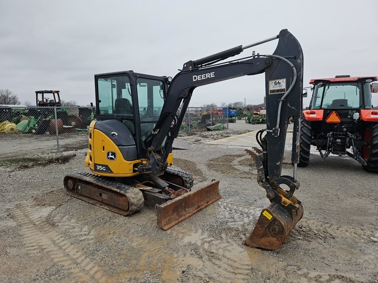 2022-deere-35g-image-25