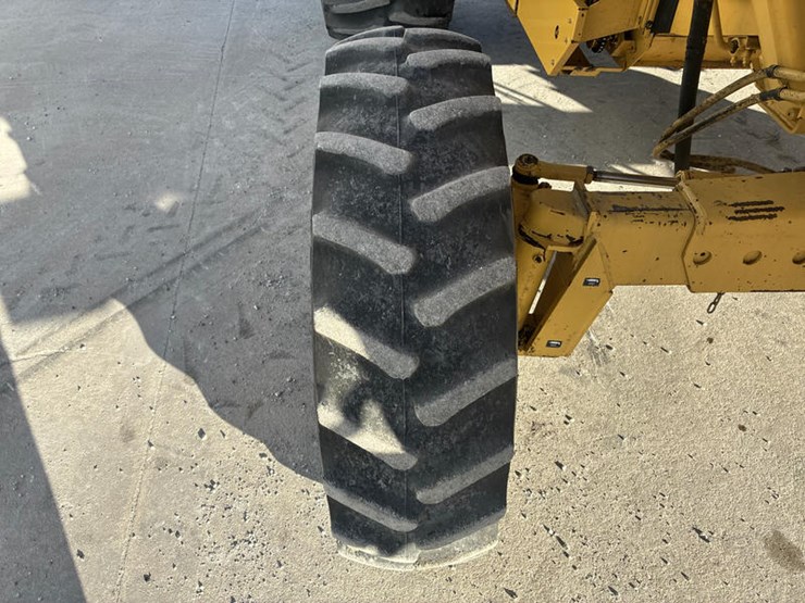 new-holland-tr89-image-45