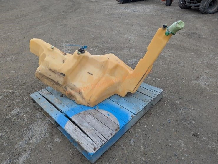 john-deere-323e-skid-steer-fuel-tank-image-3