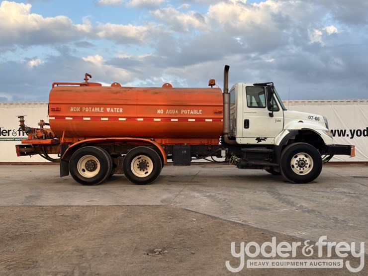 2007-international-7600-image-6