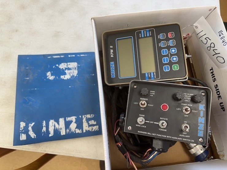 2006-kinze-3600-image-58