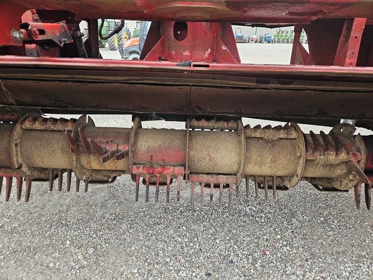 2014-new-holland-h7550-image-8