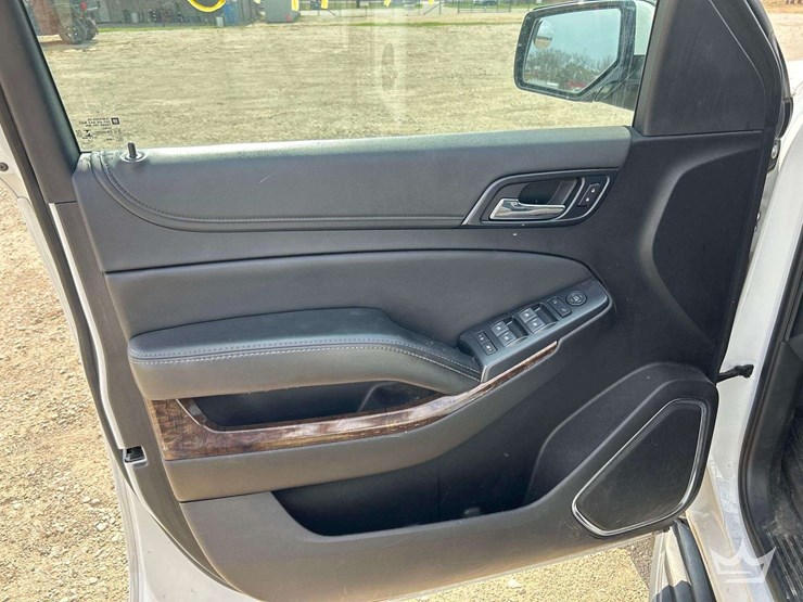 2020-chevrolet-tahoe-image-12