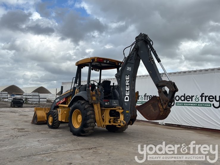 2018-deere-310l-image-3