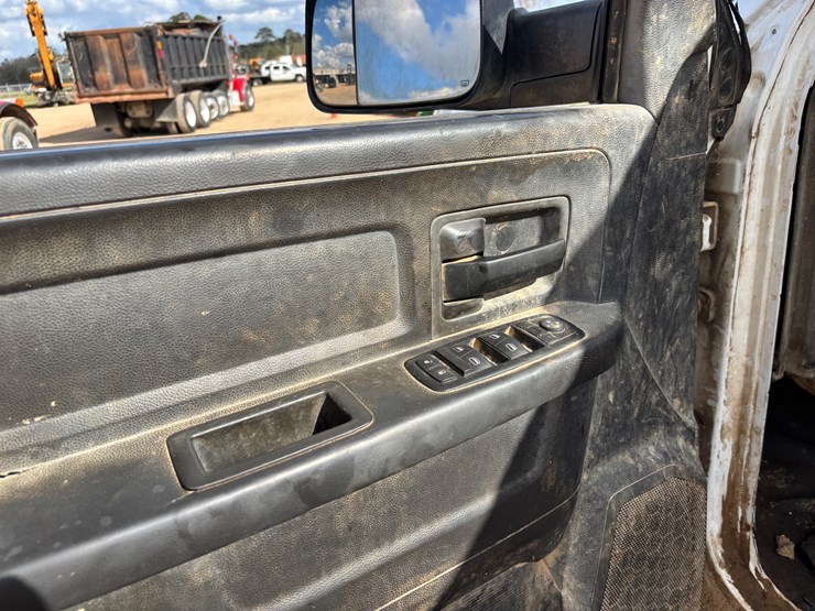 2012-dodge-ram-2500-image-9