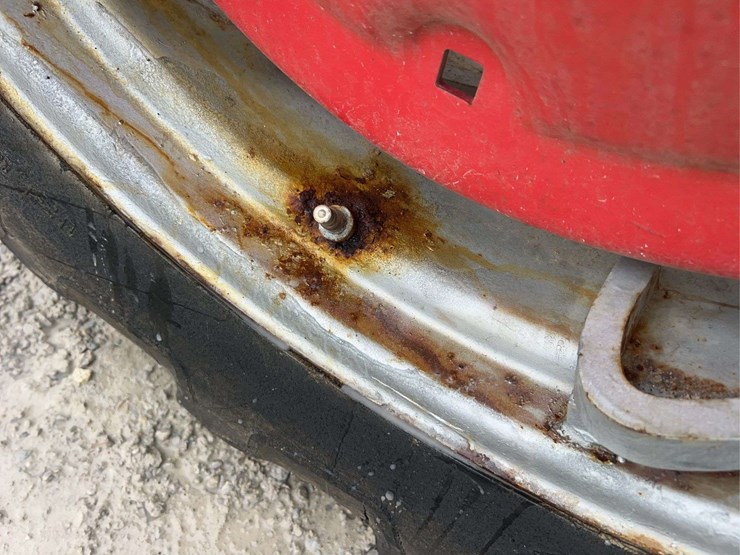 massey-ferguson-135-image-54